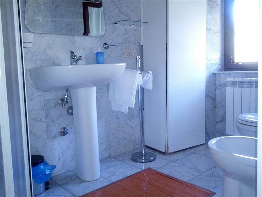 Agriturismo Locanda Del Papa La Spezia Bagian luar foto