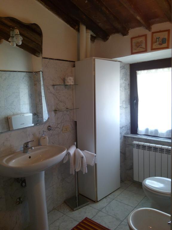 Agriturismo Locanda Del Papa La Spezia Bagian luar foto